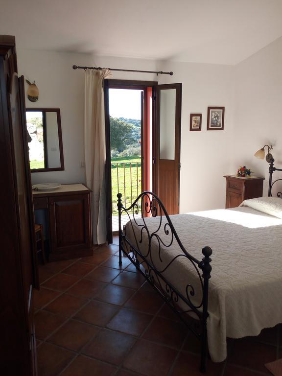 Turismo Rurale L'Agliuledda Sant'Antonio di Gallura Exterior photo