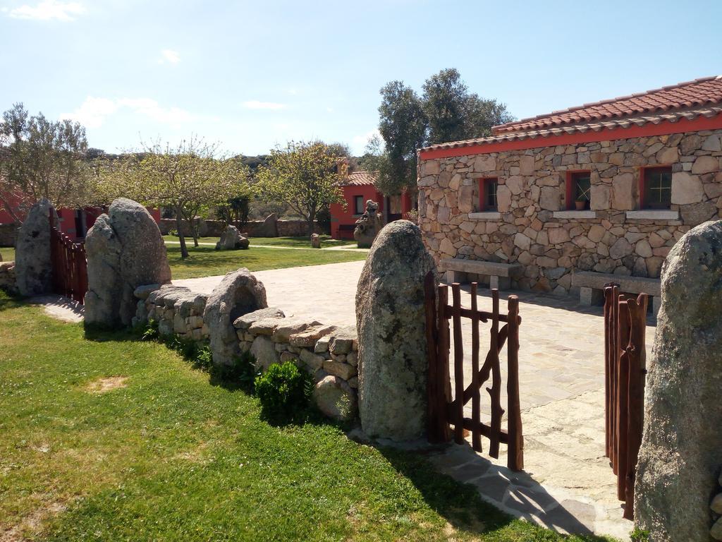 Turismo Rurale L'Agliuledda Sant'Antonio di Gallura Exterior photo