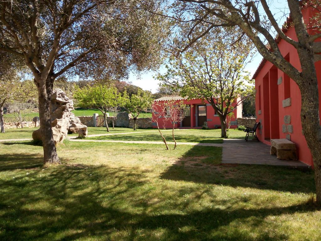 Turismo Rurale L'Agliuledda Sant'Antonio di Gallura Exterior photo